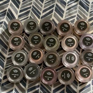 A Vision in Velvet LE Bare Minerals 20 shadows set. Full collection. Original.